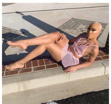 darirose xxx model image