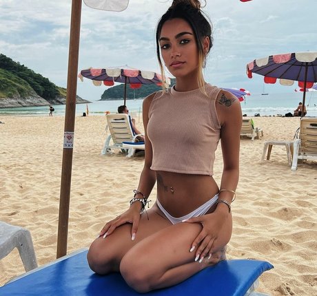 amthai richard perfect actress photo