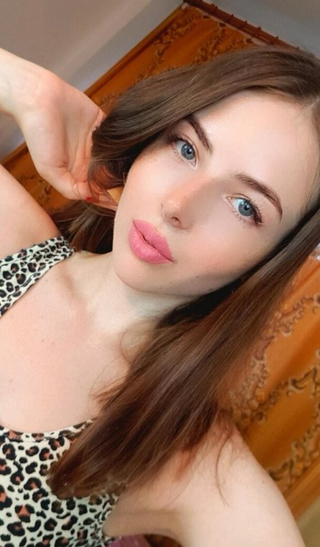 cabiriaxxx art model picture