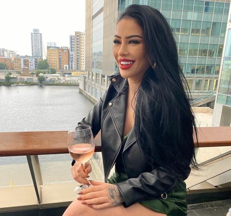 monicasuarez star hot img