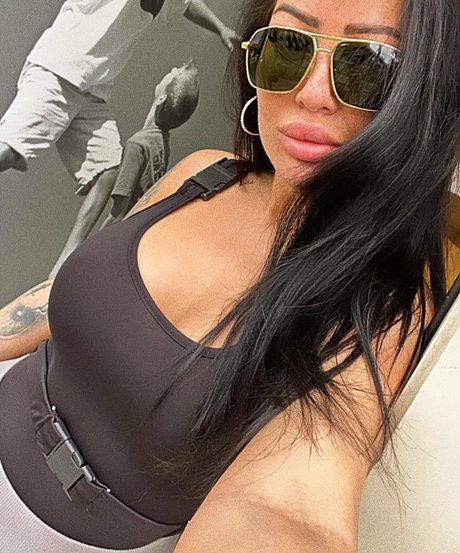 monicasuarez nude model img