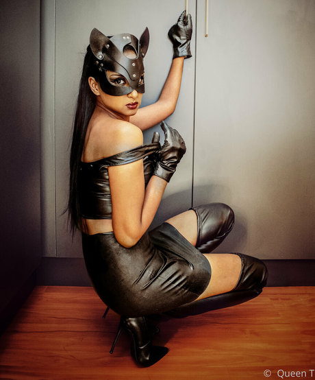 thequeentrish pornstar free pic