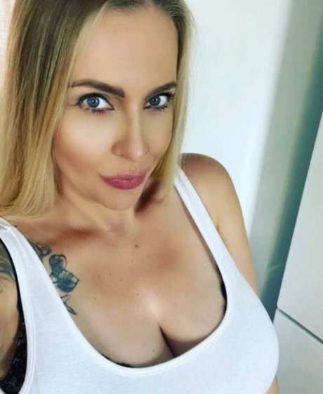 thick latina milf onlyfans free naked images