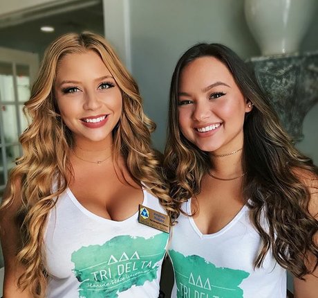 Amanda R model art photo