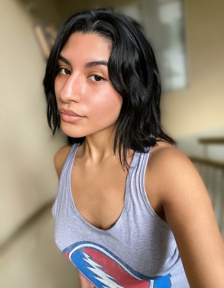 Medusa Banks pornstar sexy galleries