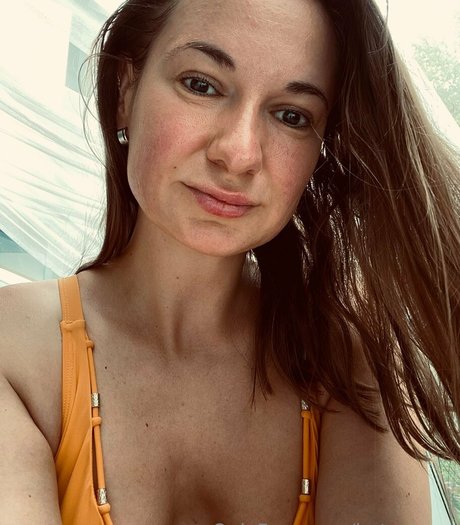 hotqueenr model sex archive