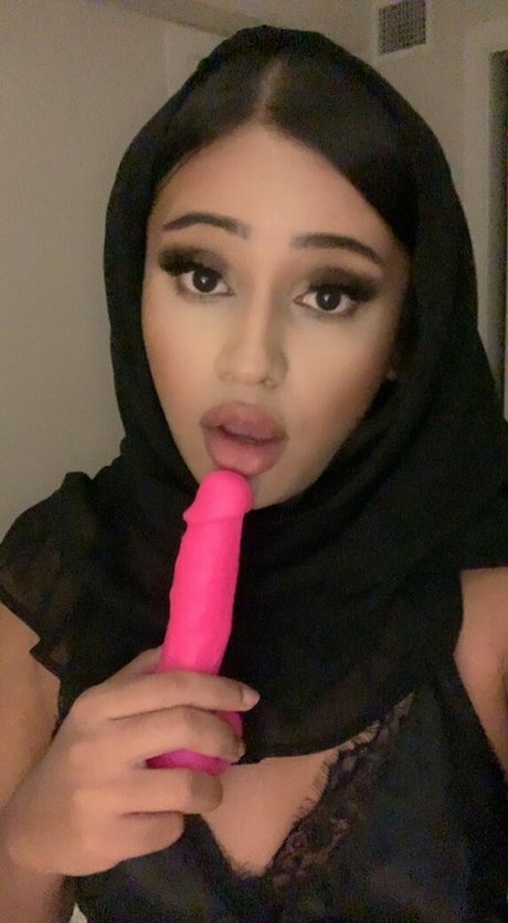 noisynadiaa pretty pornstar img