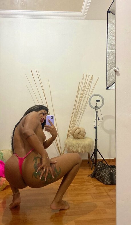 Cynthya Cybelle model hot pictures