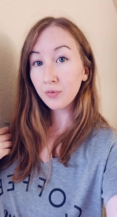 ellierowynfans sex actress gallery