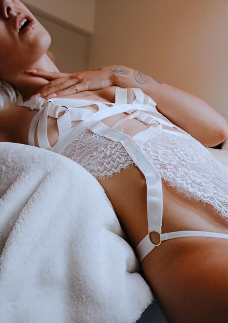 lavishulula xxx model img