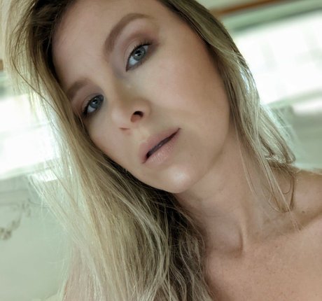 Mallory Moore top star gallery