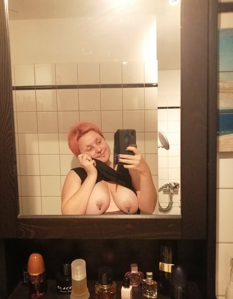 bigbluebeautifulbitch model adult galleries