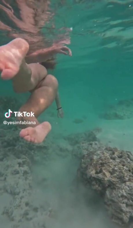 Blonde Power erotic star image