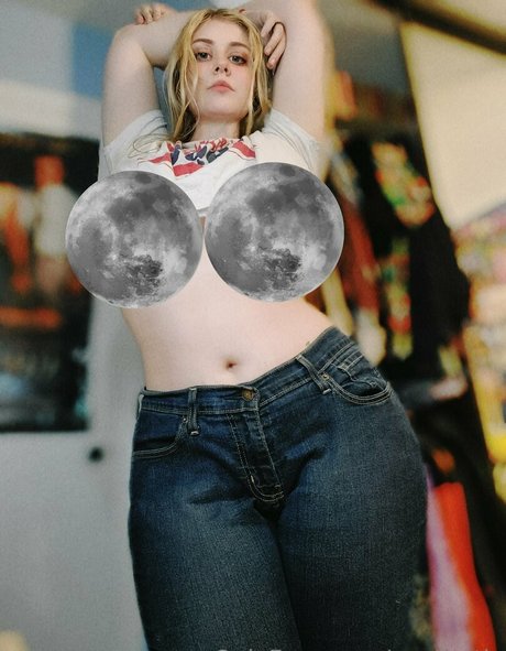 cynthetic sexy model pictures