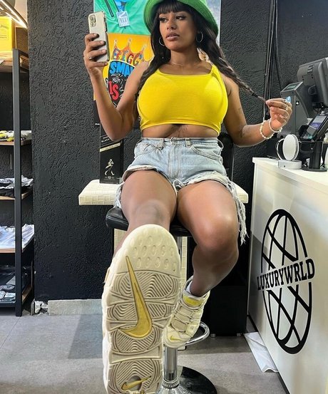 JustNati art model archive