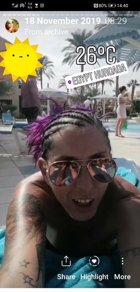 britishmumanddaughter model nice picture