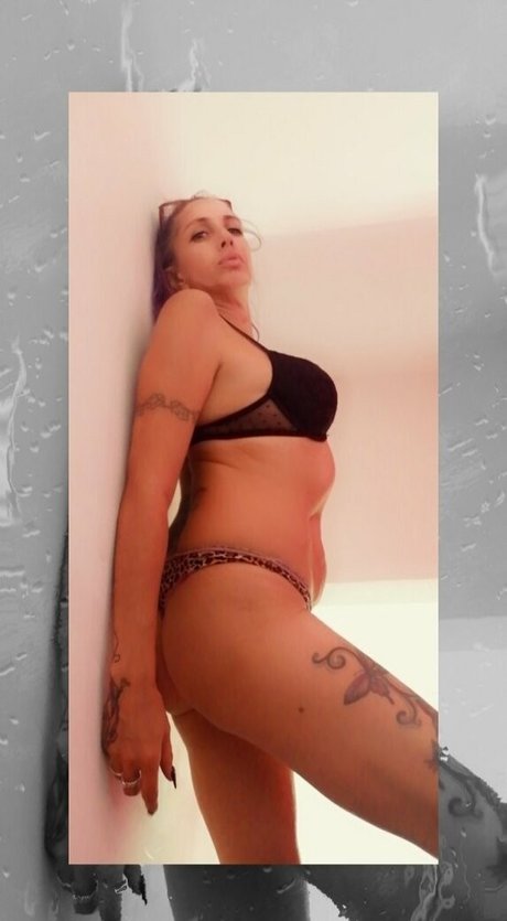 britishmumanddaughter star nude img