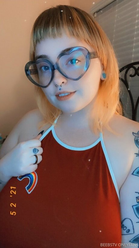 beebstv exclusive model photos