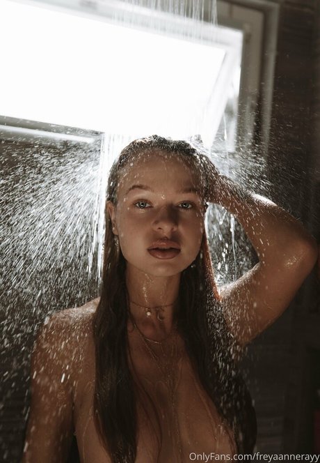 freyaannerayy pornstar sexy picture