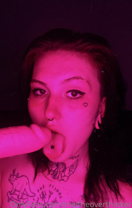 meltheoverthinker pornstar erotic pic