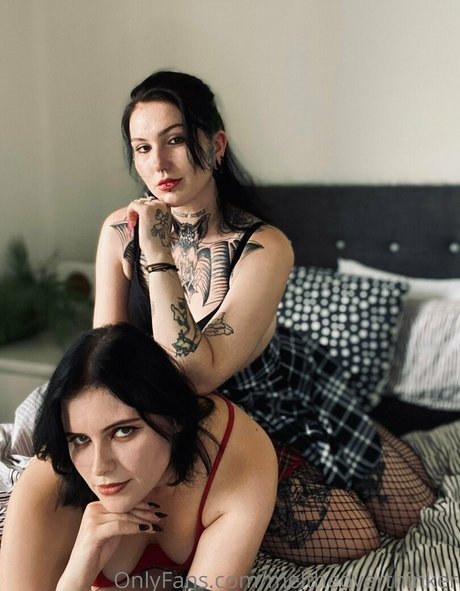 meltheoverthinker adult model pictures