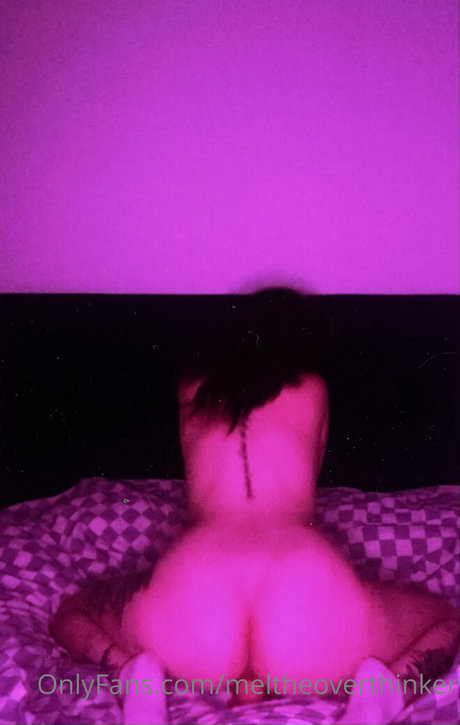 meltheoverthinker beautiful model image