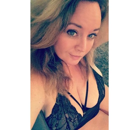 dutchcurvesinheels high quality model photos