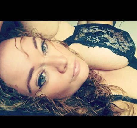 dutchcurvesinheels model art galleries