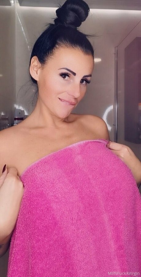 milfsfuckavirgin pretty model pics