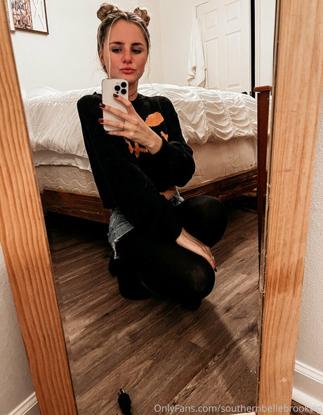 Southern Belle Brook hot actress img