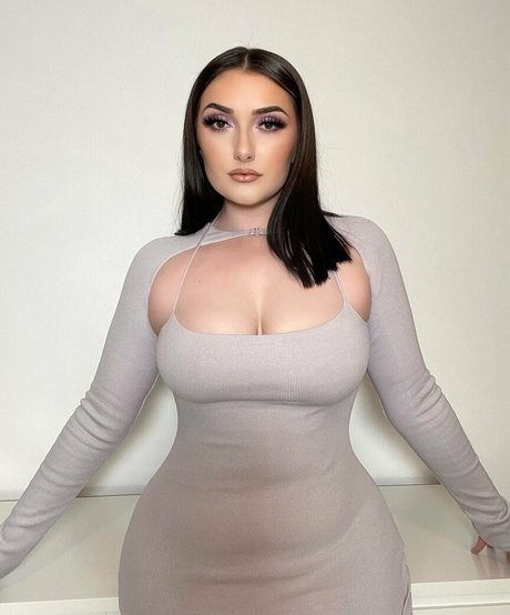 curvy girl next door onlyfans free naked pics