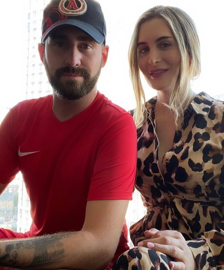 Britishmeghanspice model top picture