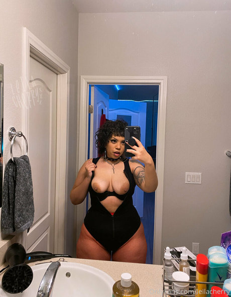 leilacherry hot star gallery