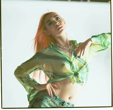 Rina Sawayama star beautiful pic