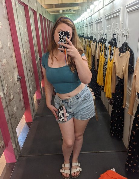 Eightbitbailey model free photo