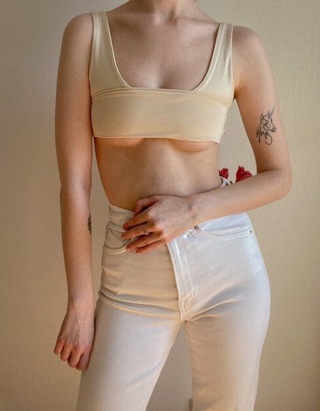 lily mint model beautiful pic