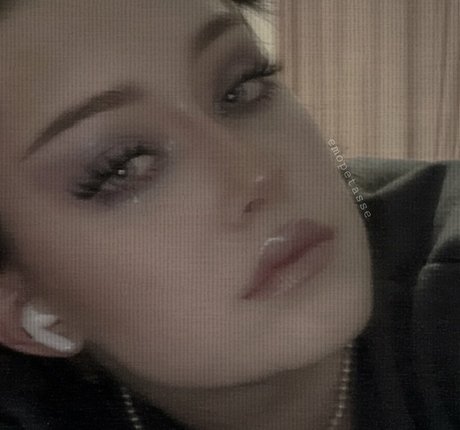 EmoPetasse star xxx pics