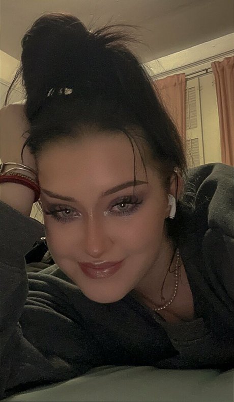 EmoPetasse free actress picture