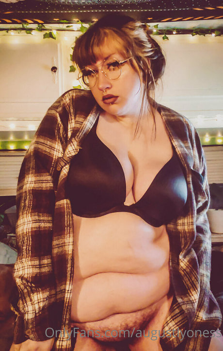 augustlyoness sex actress gallery