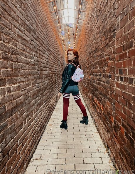 cute anal onlyfans adult images