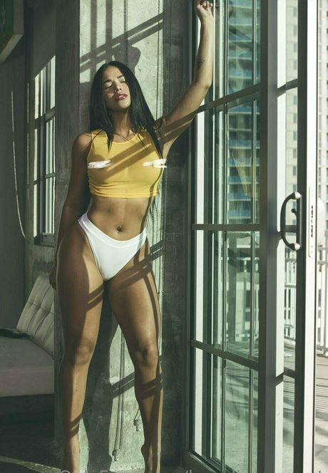 diana levy model exclusive images