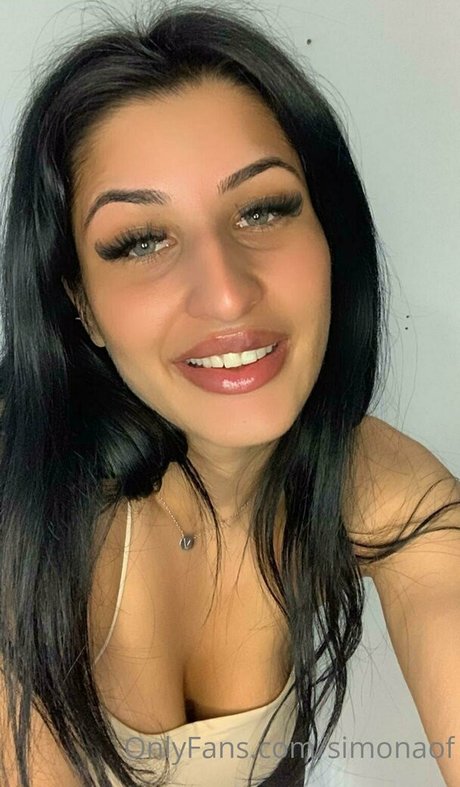 simonaof xxx model photos
