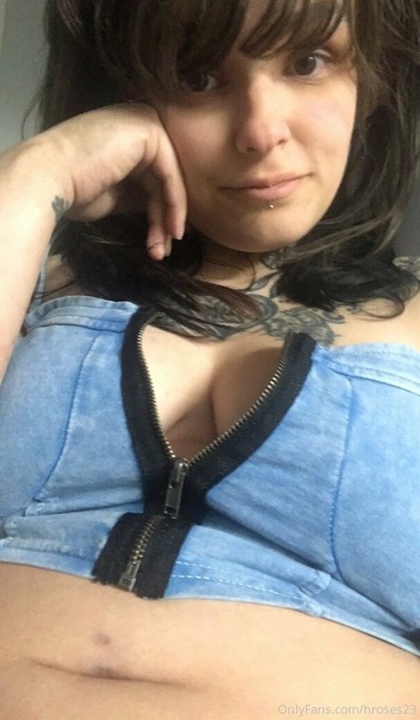 myrose0413 naked pornstar image