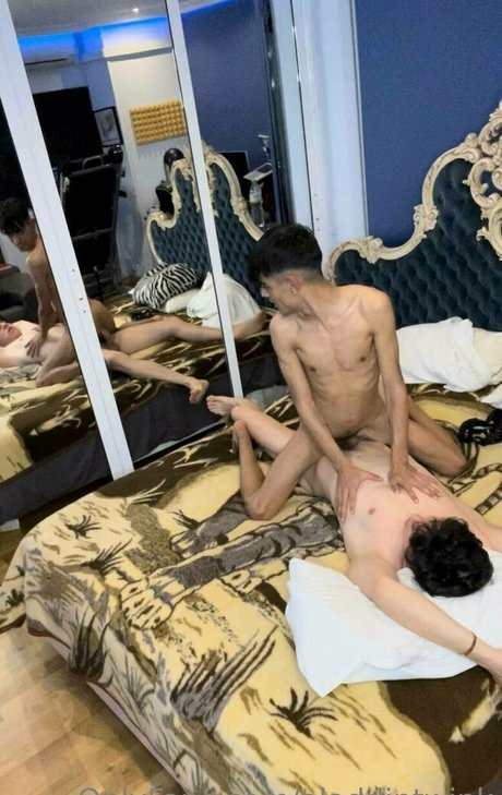 aladdintwink star nudes pics