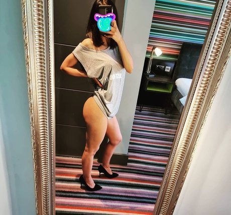 hairy bush onlyfans nude img