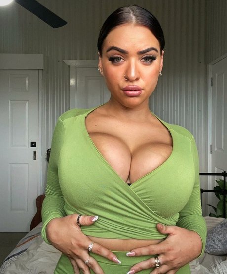 Elouise free actress pics