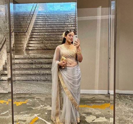 Nimesha Jayarathne pornstar sexy photos