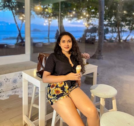 Nimesha Jayarathne best actress images