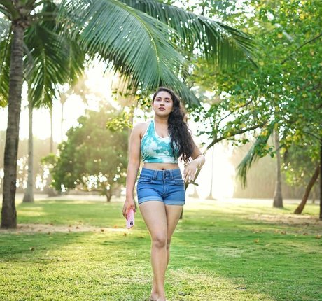 Nimesha Jayarathne naked star gallery