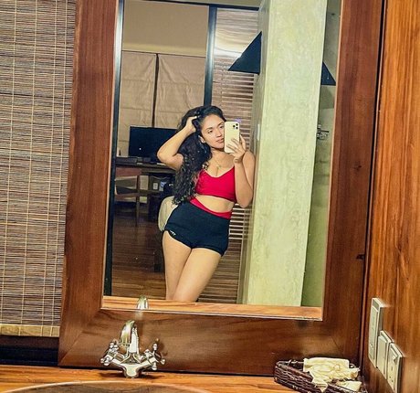 Nimesha Jayarathne best actress photo